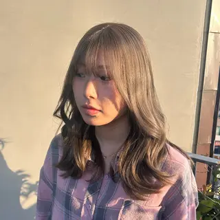 カラー 🍓垢抜けハイトーン 🍓HINAのヘアスタイル