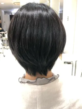 カラー 岡野 香那のヘアスタイル