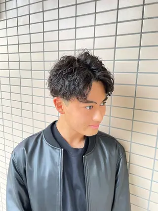 ショート カラー パーマ ヘアアレンジ メンズ アイブロウ スパイキー/フェザー /波巻き/かいとのヘアスタイル