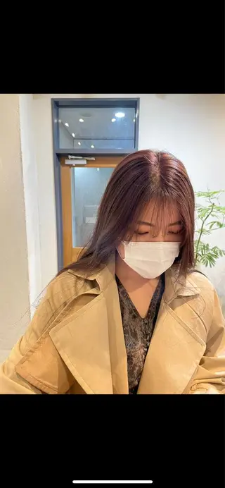 ロング カラー Takanishi くすみベージュカラーのヘアスタイル