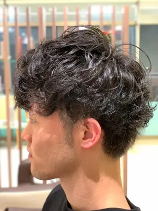 ショート パーマ メンズ 平本 雄馬のヘアスタイル