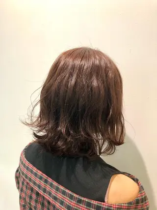 ミディアム カラー 小宮 真理奈のヘアスタイル