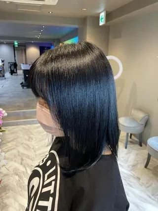 セミロング カラー さと ちはるのヘアスタイル