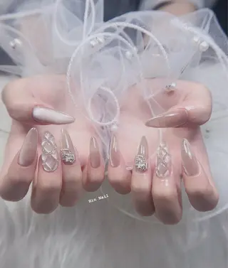 ネイル Hin Nailsのネイルデザイン