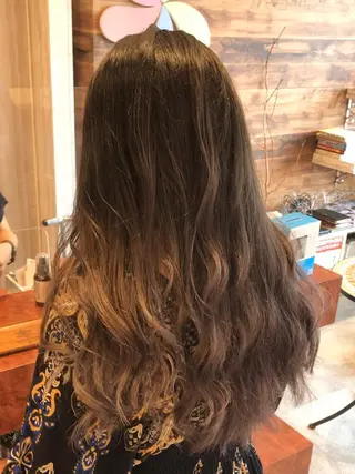 ロング 乕谷 美潮のヘアスタイル