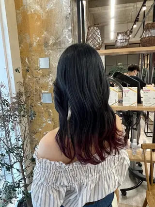 ロング カラー 寒色 ♡ レイヤー ┊︎miyuのヘアスタイル