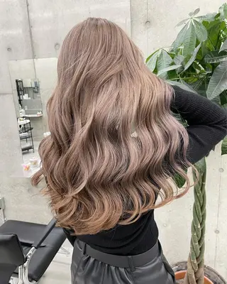 ロング 手島 カミラのヘアスタイル