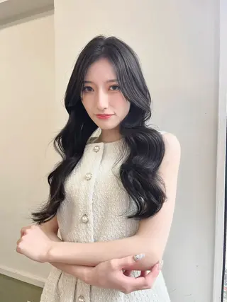 ロング カラー ヘアアレンジ hazuki🐈⬛ 透明感カラーのヘアスタイル