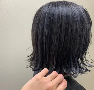 ショート カラー パーマ ヘアアレンジ メンズ キッズ ネイル マツエク・マツパ 切りっぱなしヘアボブ ミディアムヘアRYOのヘアスタイル