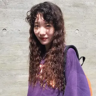 ロング 谷 結奈のヘアスタイル