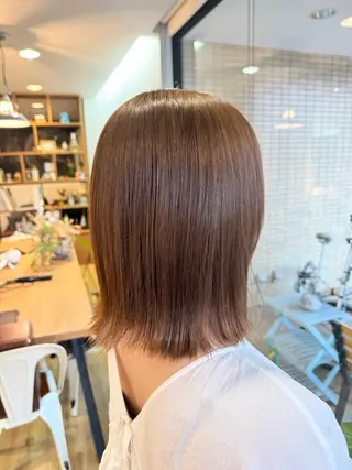 ミディアム カラー ツキダテ ユイのヘアスタイル