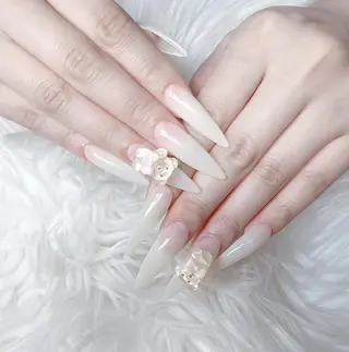 ネイル Chiara 長さ出し/フィルインのネイルデザイン