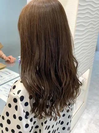 ロング カラー 中川 茜里のヘアスタイル