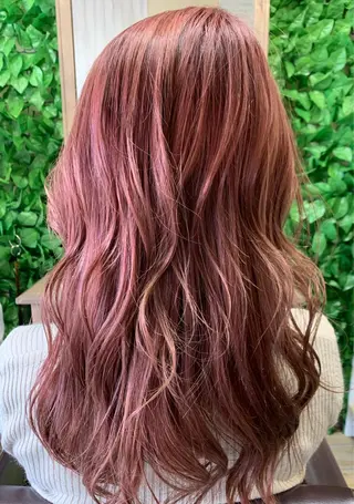 セミロング 西村 LaniRuhrのヘアスタイル