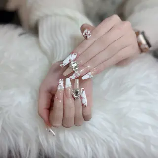 ネイル Lenie Nail Salonのネイルデザイン