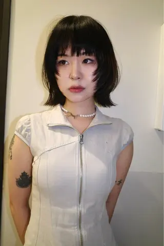 ショート カラー ブリーチ😼 ボブ✍️レイヤーのヘアスタイル