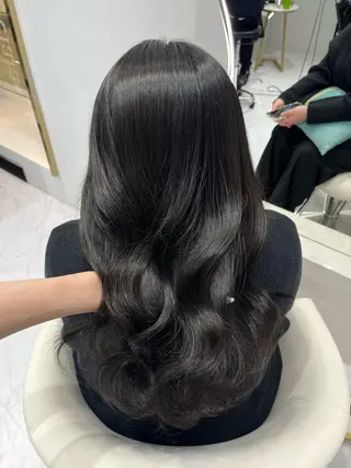 ロング カラー 𝑹𝒊𝒉𝒐🎀 名駅/大人韓国ヘアのヘアスタイル