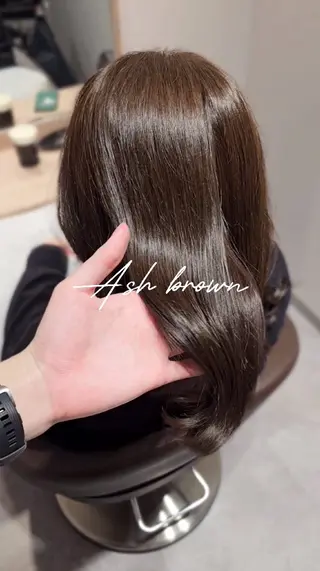 ミディアム カラー 縮毛矯正をしている人 のためのカラーのヘアスタイル