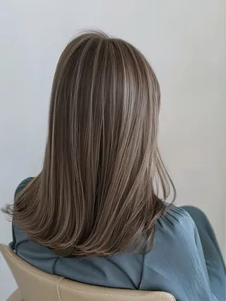 ミディアム motoトップカラー リスト/ブリーチカラのヘアスタイル