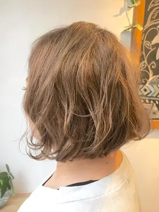 ミディアム カラー クボキ サヤのヘアスタイル