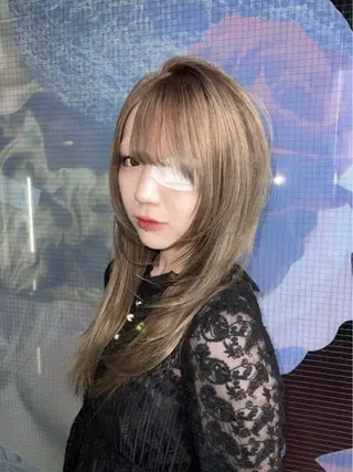 ロング AIRA/ブリーチ ‪/透明感カラーのヘアスタイル