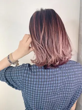 ミディアム カラー _WHITE 高槻のヘアスタイル