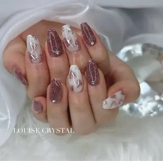 ネイル LOUISE CRYSTALのネイルデザイン