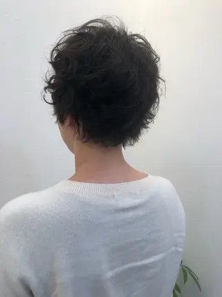 パーマ ツノガイ エリのヘアスタイル