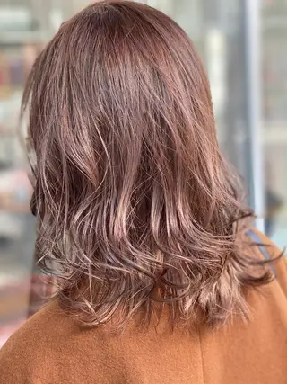 ミディアム デザインカラー✨新倉 佑奈のヘアスタイル