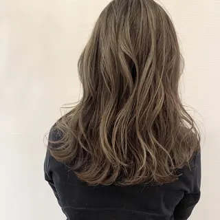 ミディアム カラー 池田 真由美のヘアスタイル
