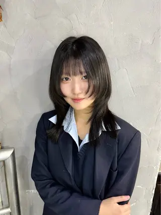 セミロング ウルフ レイヤー パーマ🪐MANAのヘアスタイル