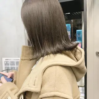 ミディアム カラー ネイル ハイトーンボブ 前田 表参道　グレージュのヘアスタイル