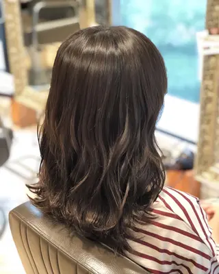 ミディアム カラー ベージュカラー🧸 伊藤なつみのヘアスタイル
