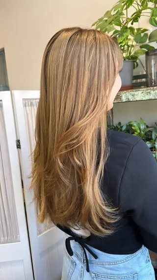 ロング カラー Sakura .のヘアスタイル