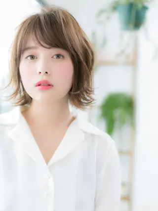 ショート カラー トップ スタイリストのヘアスタイル