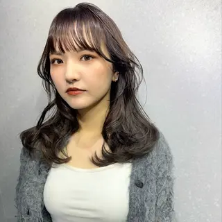 セミロング ayaka 縮毛矯正レイヤーのヘアスタイル