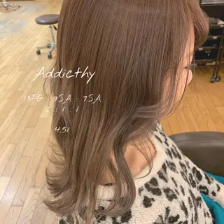 セミロング 齊藤 衣梨佳のヘアスタイル