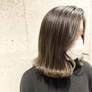 セミロング 畑中 香穂のヘアスタイル