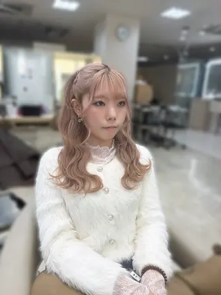ミディアム 推し活/韓国/ブリー チカラーminamiのヘアスタイル