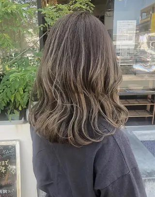 セミロング スタイリスト 佑梨のヘアスタイル