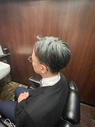 ミディアム 西脇 杏奈のヘアスタイル