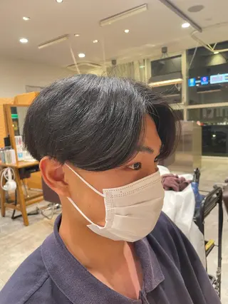 ミディアム メンズ 港南台短髪特化 フェザーパーマのヘアスタイル