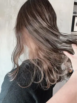ロング カラー なかの たくみのヘアスタイル