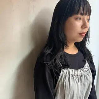 ロング SAKINO. ベージュカラーのヘアスタイル