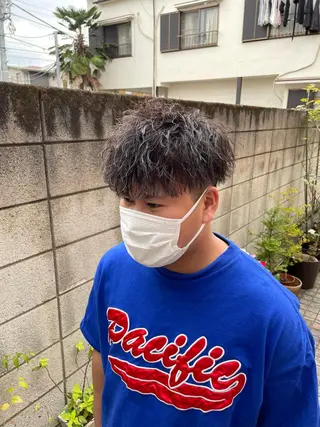ショート カラー パーマ ヘアアレンジ メンズ アイブロウ スパイキー/フェザー /波巻き/かいとのヘアスタイル