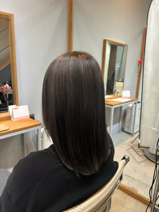 カラー 井手上 華のヘアスタイル