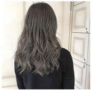 ロング カラー ヘアアレンジ レイヤーカット✖️ 柔らかベージュカラーのヘアスタイル