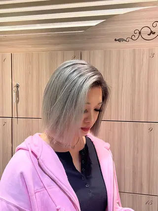 カラー 旭岡龍明/ハイトーン /ケアブリーチのヘアスタイル