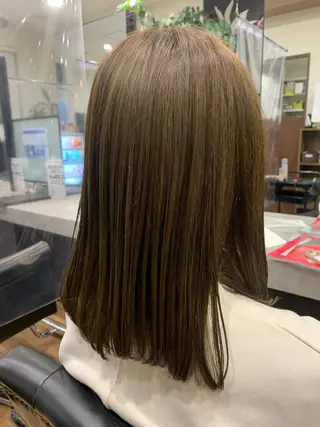 セミロング カラー 吉川 茉由子のマツエク・マツパデザイン