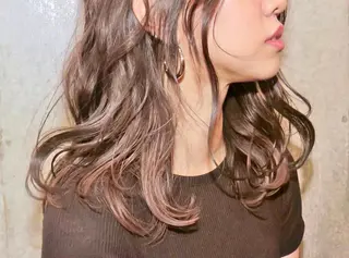 ミディアム カラー 白髪ぼかし×デザイン 🕊️🫧ホウジョウのヘアスタイル